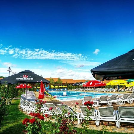 Hôtel Aqua Party à Victoria  Extérieur photo